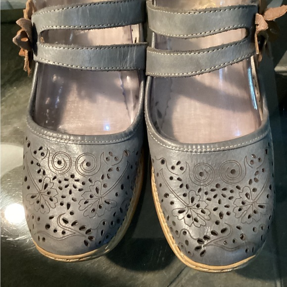 Riskier - Picture 6 of 10